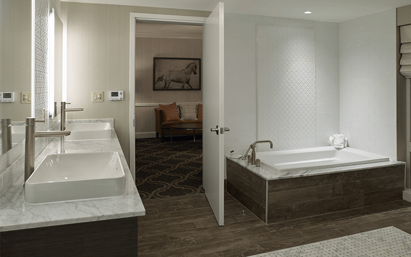 Hotel Grand Suite Bathroom Area