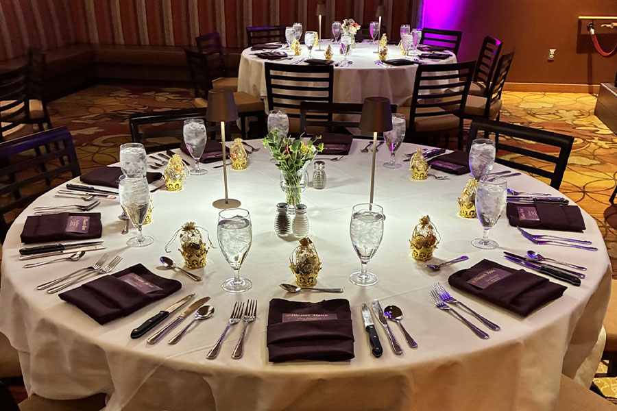 Dining room at Oxford Grill